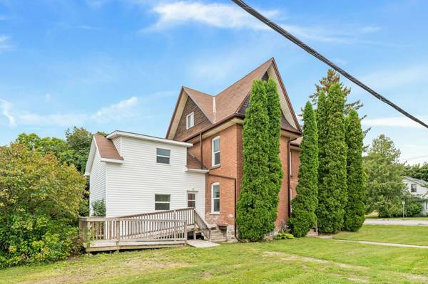 49 Bond ST W, Kawartha Lakes, ON K0M 1N0