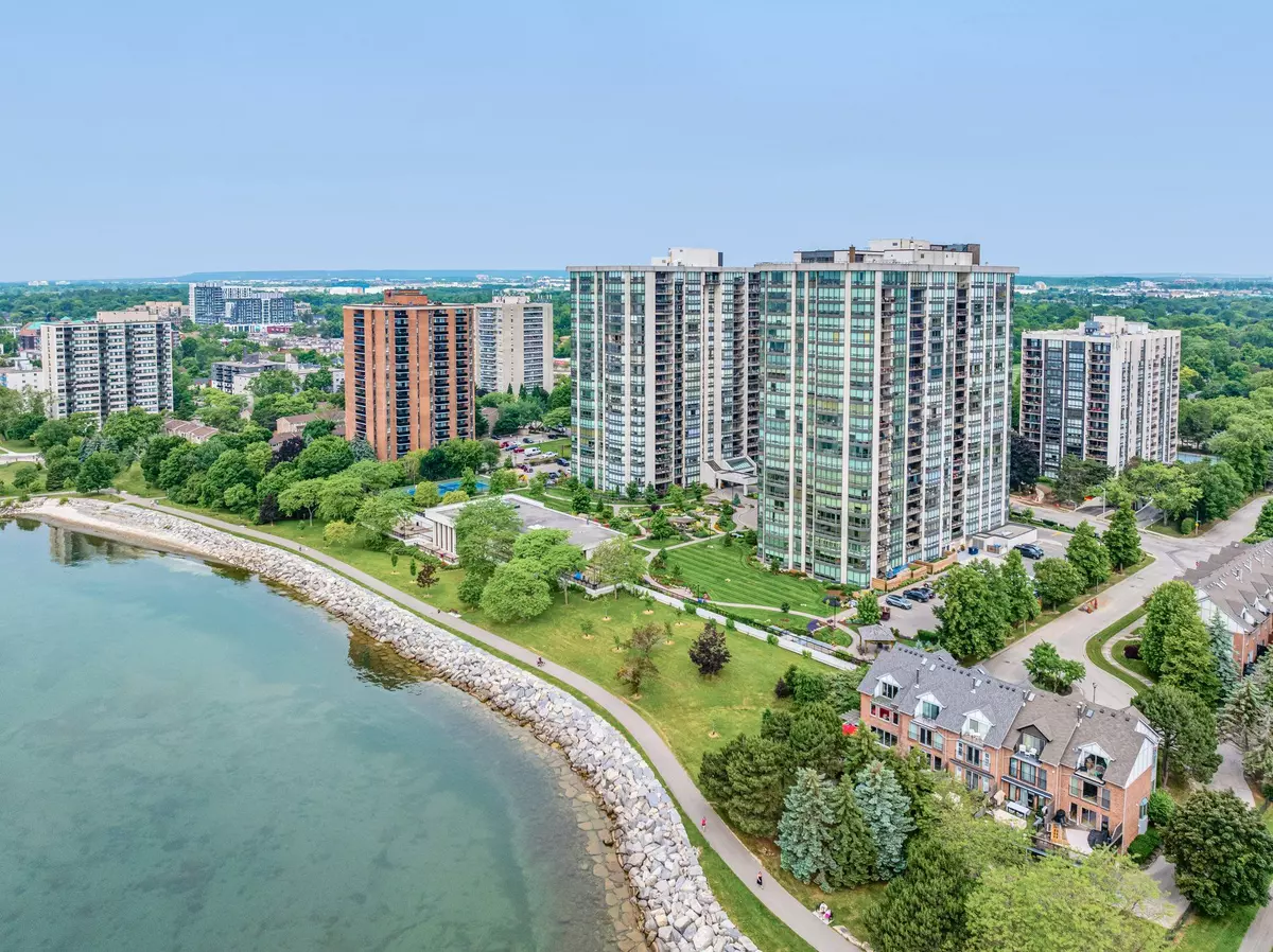 Oakville, ON L6L 5V1,2170 Marine DR #1702