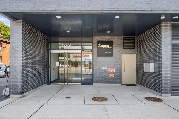 Toronto E02, ON M4C 0B1,2369 Danforth AVE #319