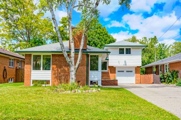 3026 O'hagan DR, Mississauga, ON L5C 2C5