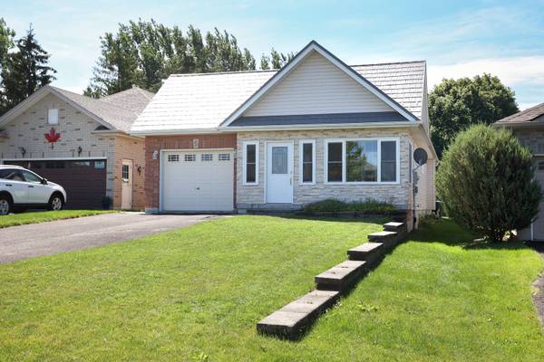 Kawartha Lakes, ON K9V 4H1,5 Susan CT