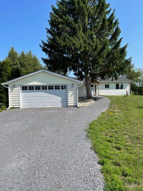 117 Juniper LN S, Prince Edward County, ON K0K 1A0