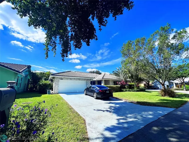 5183 NW 48th Ave, Coconut Creek, FL 33073