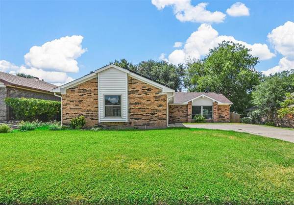 2410 Overbrook Drive,  Arlington,  TX 76014