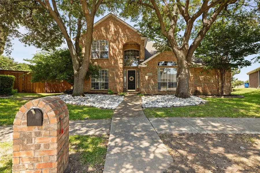 3820 Walden Way, Dallas, TX 75287