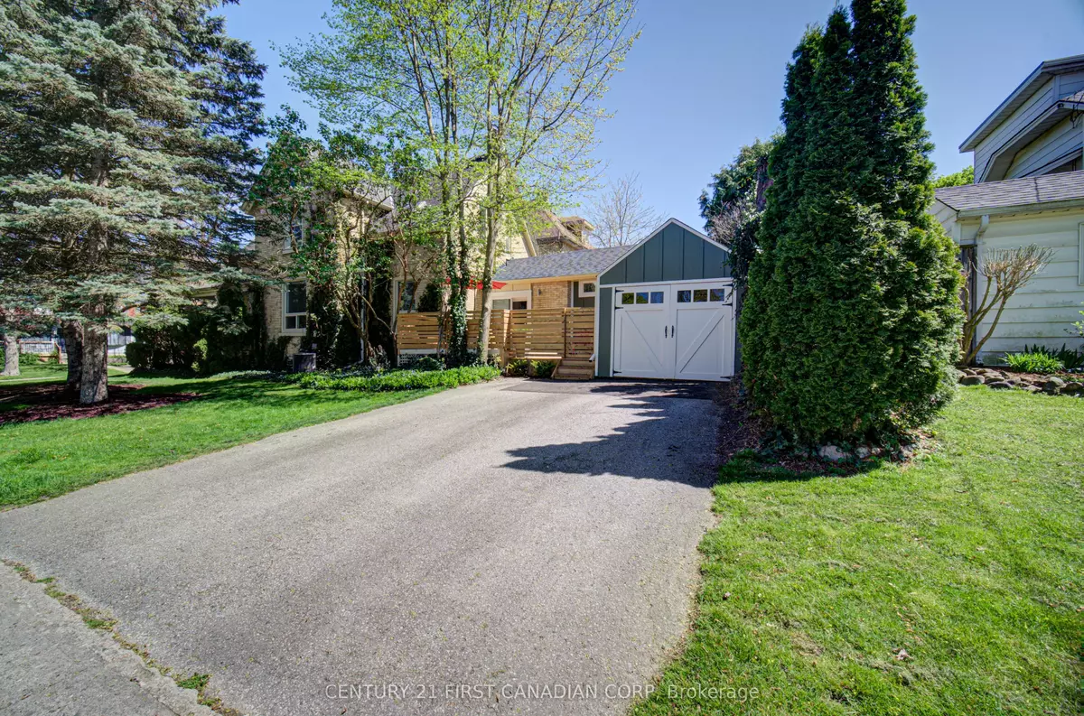 London, ON N6A 3T9,879 Hellmuth AVE