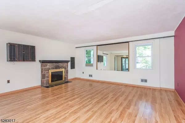 Parsippany-troy Hills Twp., NJ 07034,17 Oak Ln