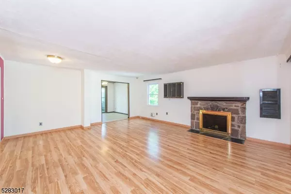 Parsippany-troy Hills Twp., NJ 07034,17 Oak Ln