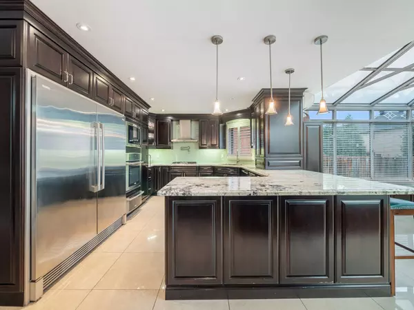 Vaughan, ON L4J 8B2,123 Hammerstone CRES