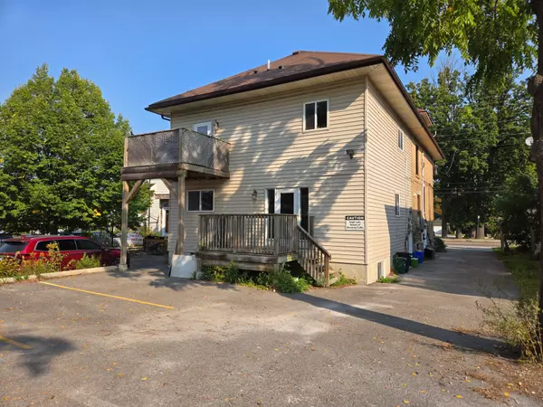 Halton Hills, ON L7G 3Z5,76 Guelph ST #B