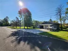 Northern Bruce Peninsula, ON N0H 1Z0,5 Noble DR