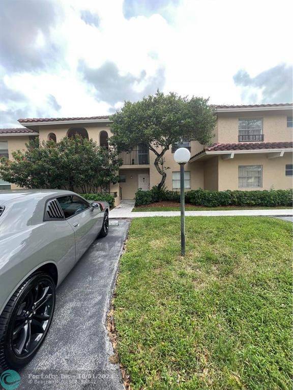 Coral Springs, FL 33065,9190 NW 40th St  #206-2