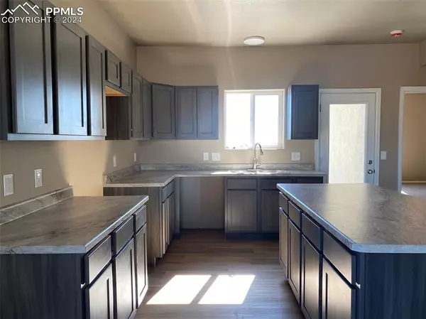 Pueblo, CO 81008,6108 Harper LN