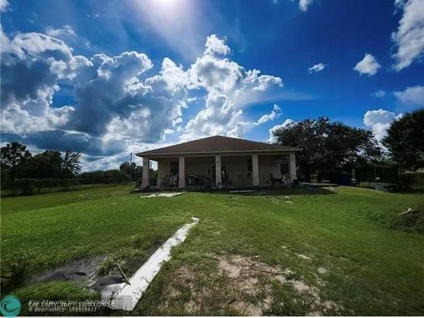 Clewiston, FL 33440,415 N Hacienda