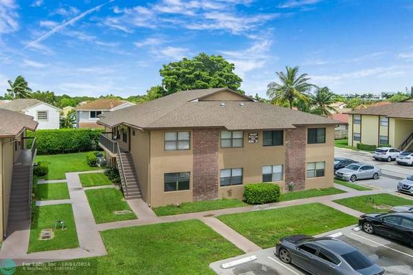 10037 Winding Lake Rd  #104,  Sunrise,  FL 33351