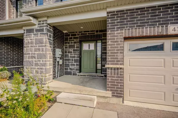 Kitchener, ON N2R 0P8,43 Woodedge CIR