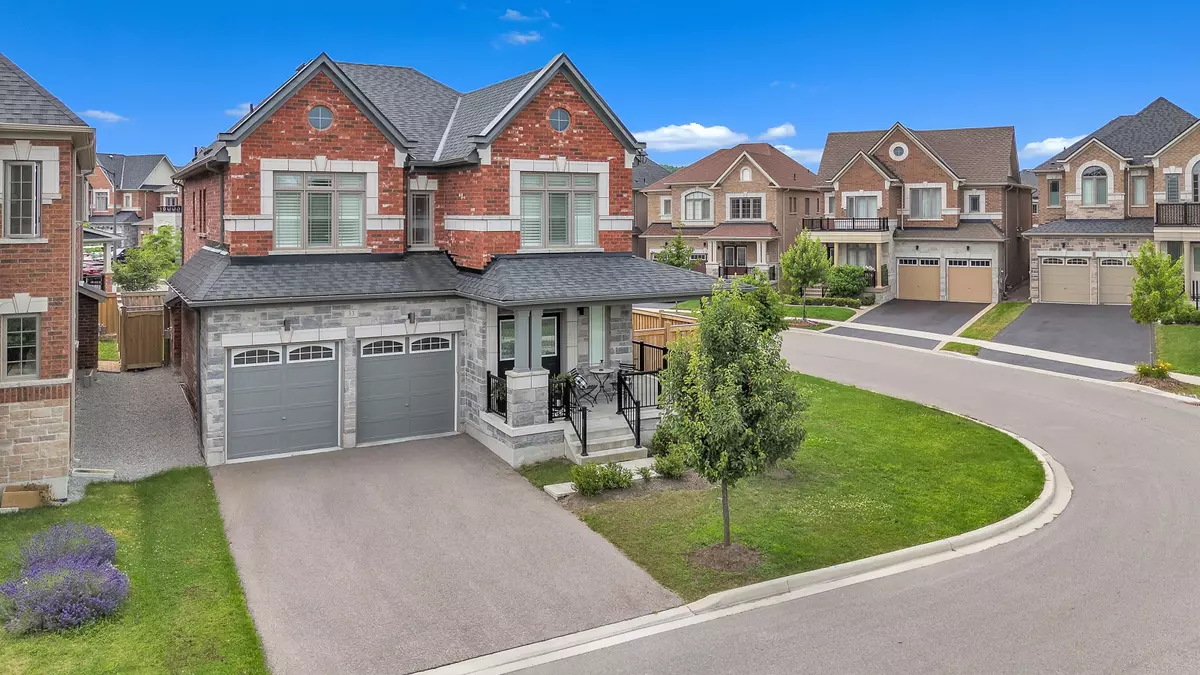 East Gwillimbury, ON L9N 1K3,33 Prairie  Grass CRES