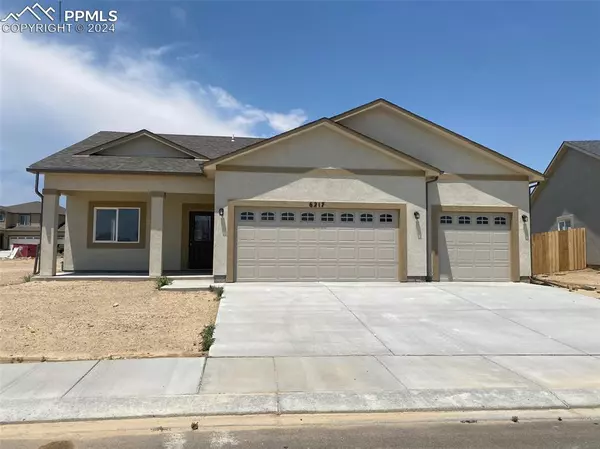 6217 Sawyer Ridge DR, Pueblo, CO 81008