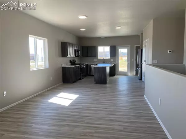 Pueblo, CO 81008,6105 Harper LN