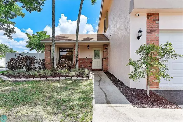 Fort Lauderdale, FL 33325,1030 Meadowwood Ter