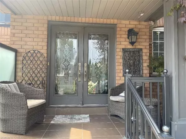 Oakville, ON L6H 7A3,485 English Rose LN