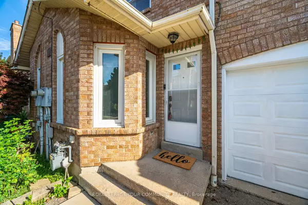 Mississauga, ON L4Z 2Z8,400 Tailfeather CRES #34