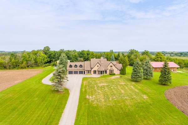 Kawartha Lakes, ON K0M 2T0,915 Lorneville RD