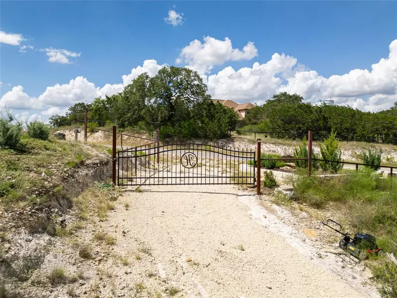 260 CR 367, Hondo, TX 78861