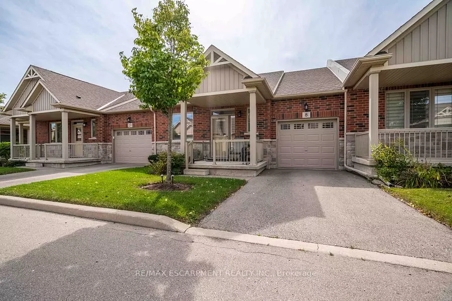 8 Hillgartner LN, Hamilton, ON L0R 1C0