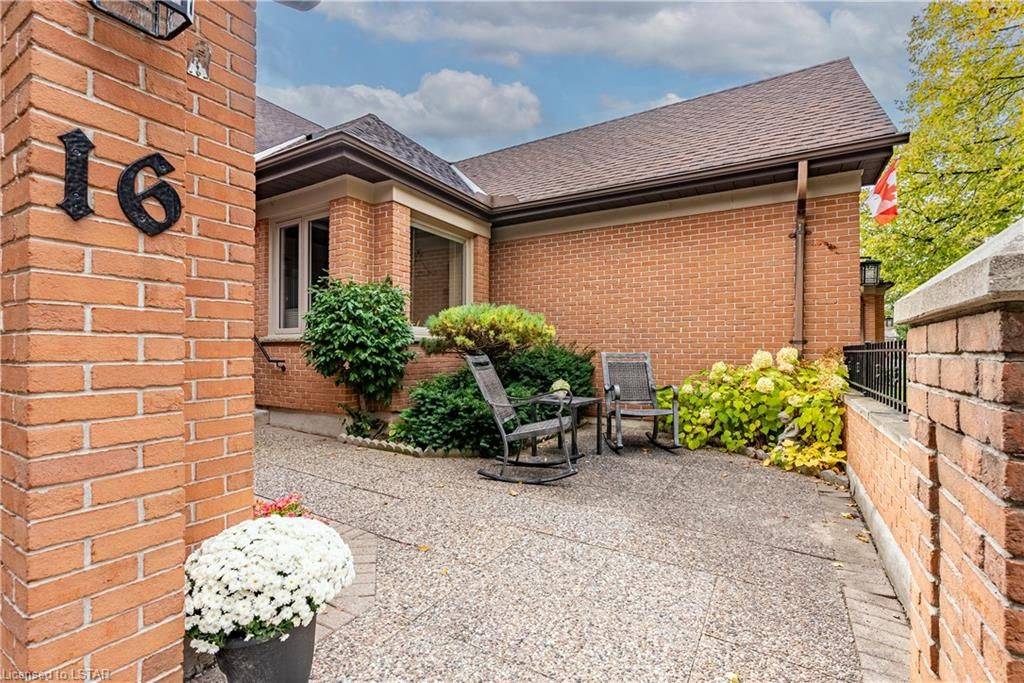 London, ON N6K 4K9,40 QUINELLA DR #16
