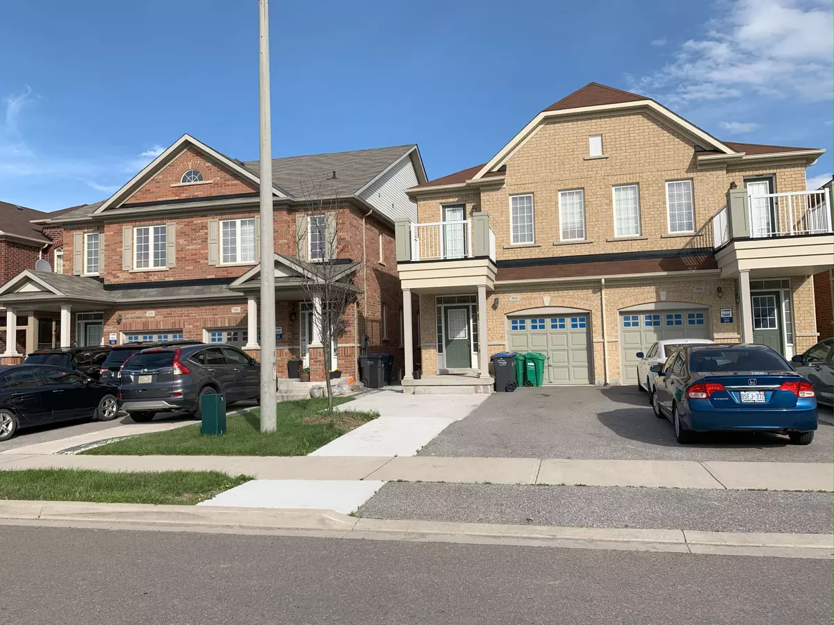 Mississauga, ON L5V 0C7,904 Oasis DR