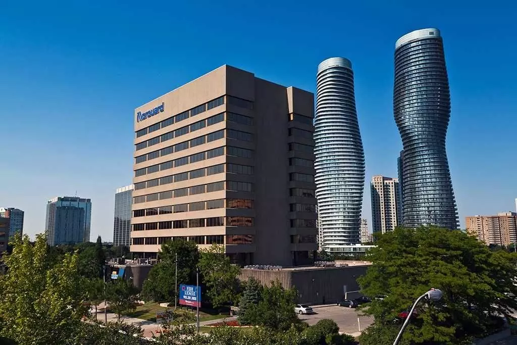 Mississauga, ON L5B 1M3,55 City Centre DR #303