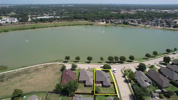 8476 Lake Springs Trail, Fort Worth, TX 76053