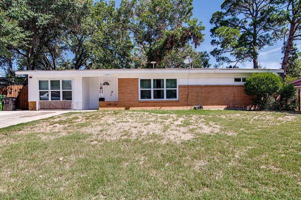 6213 Franwood Terrace,  Fort Worth,  TX 76112