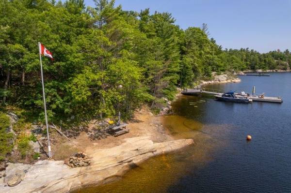 Christian Island 30, ON P0E 1E0,22428 GEORGIAN BAY SHORE N/A