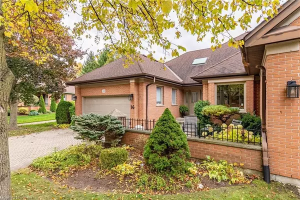 London, ON N6K 4K9,40 QUINELLA DR #16