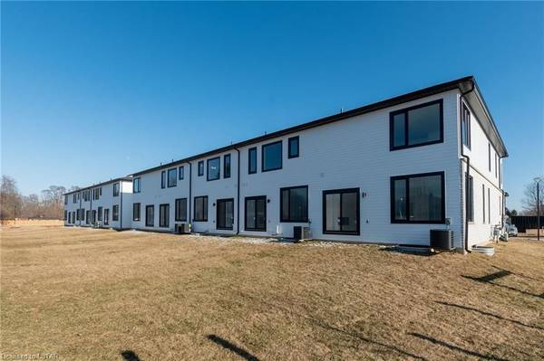 Strathroy-caradoc, ON N7G 1A8,101 SWALES AVE #39