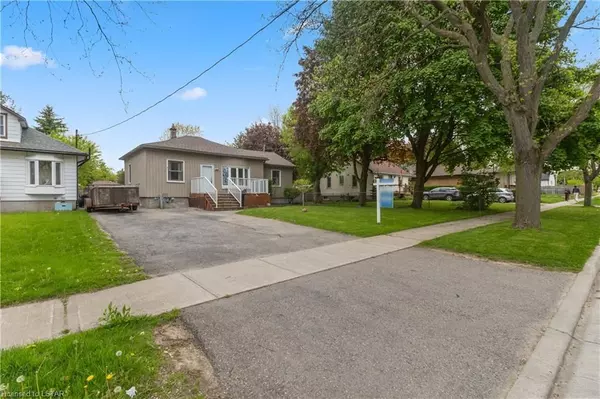 Middlesex, ON N5W 2A8,1896 ROYAL CRES