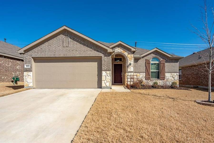 1685 Alamandine Avenue, Cross Roads, TX 76227