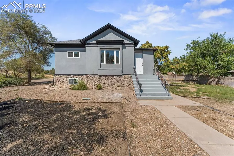 1229 W 15th ST, Pueblo, CO 81003