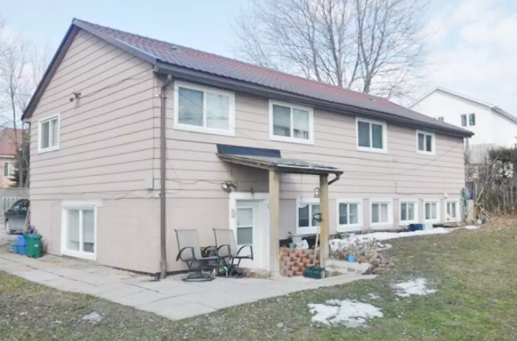 Richmond Hill, ON L4E 3C8,1 Lakeside CRES