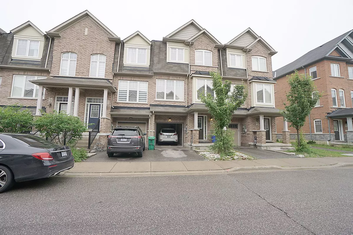 Brampton, ON L6Z 0G9,15 Magdalene CRES