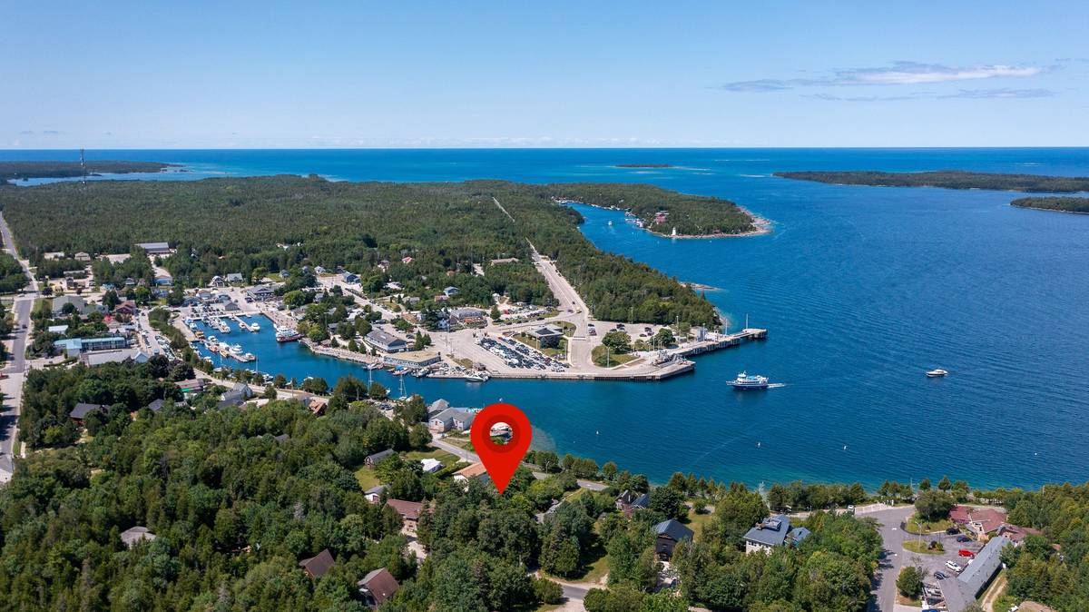 Northern Bruce Peninsula, ON N0H 2R0,60 Bay ST S