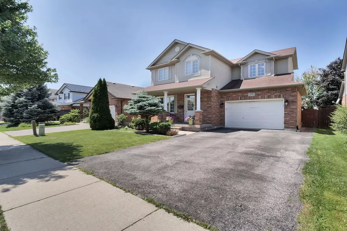 London, ON N6M 1H9,250 White Sands DR