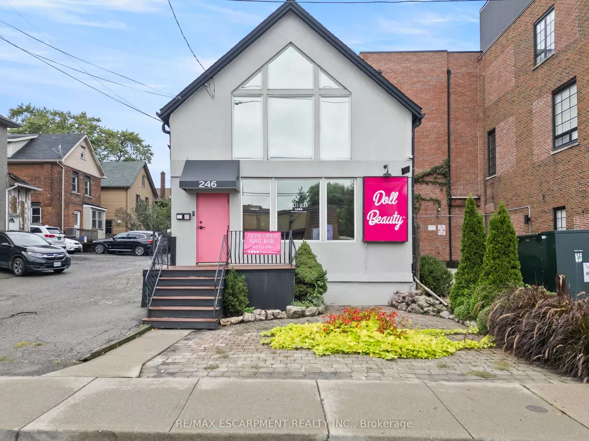 Hamilton, ON L8P 4K7,246 DUNDURN ST S