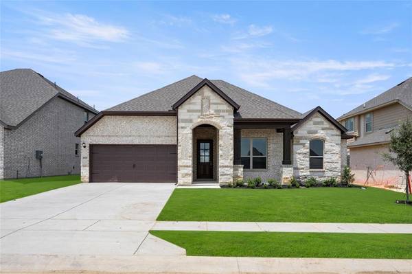 1020 Moss Grove Trail, Justin, TX 76247