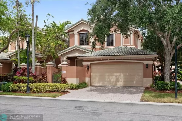 2812 Kinsington Cir, Weston, FL 33332