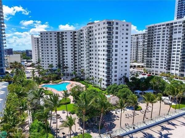 Hollywood, FL 33019,3001 S Ocean Dr  #1139