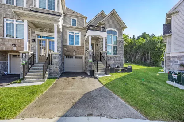 East Gwillimbury, ON L0G 1M0,54 Lyall Stokes CIR