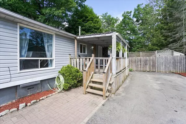 Wasaga Beach, ON L9Z 2L2,60 Laidlaw ST